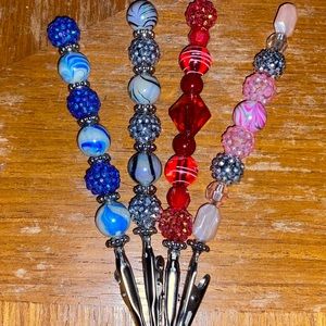 Custom beaded roach clip/atm debit card assistant